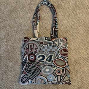 Tapestry puffer tote bag